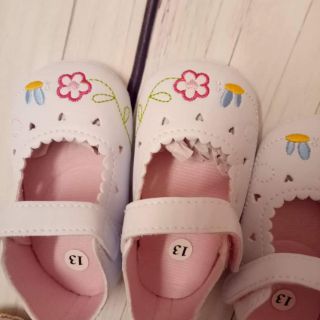 Giầy tập đi cho bé gái