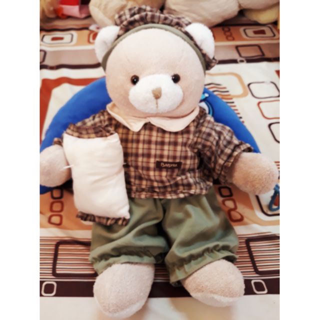 Gấu teddy ôm gối