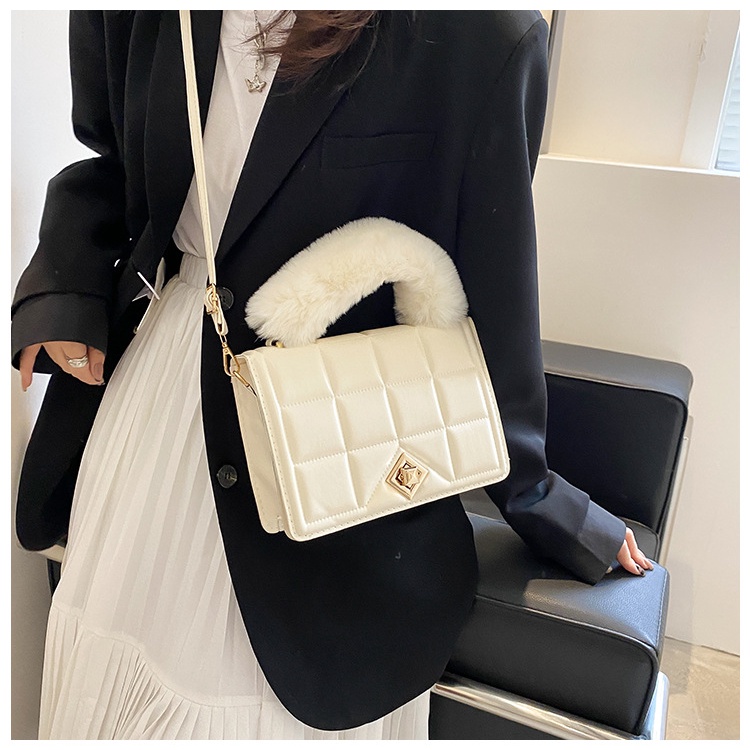 Túi Xách Nữ Đeo Chéo Đi Chơi Đẹp Quai Lông Cao Cấp