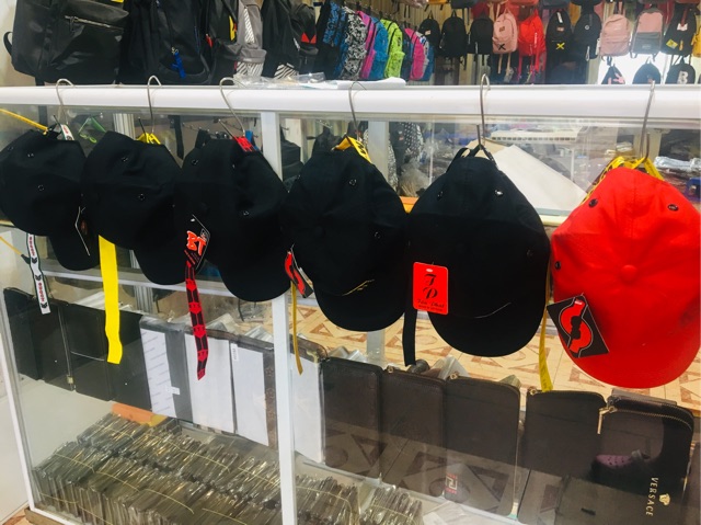Mũ lưỡi trai dây dài off-white