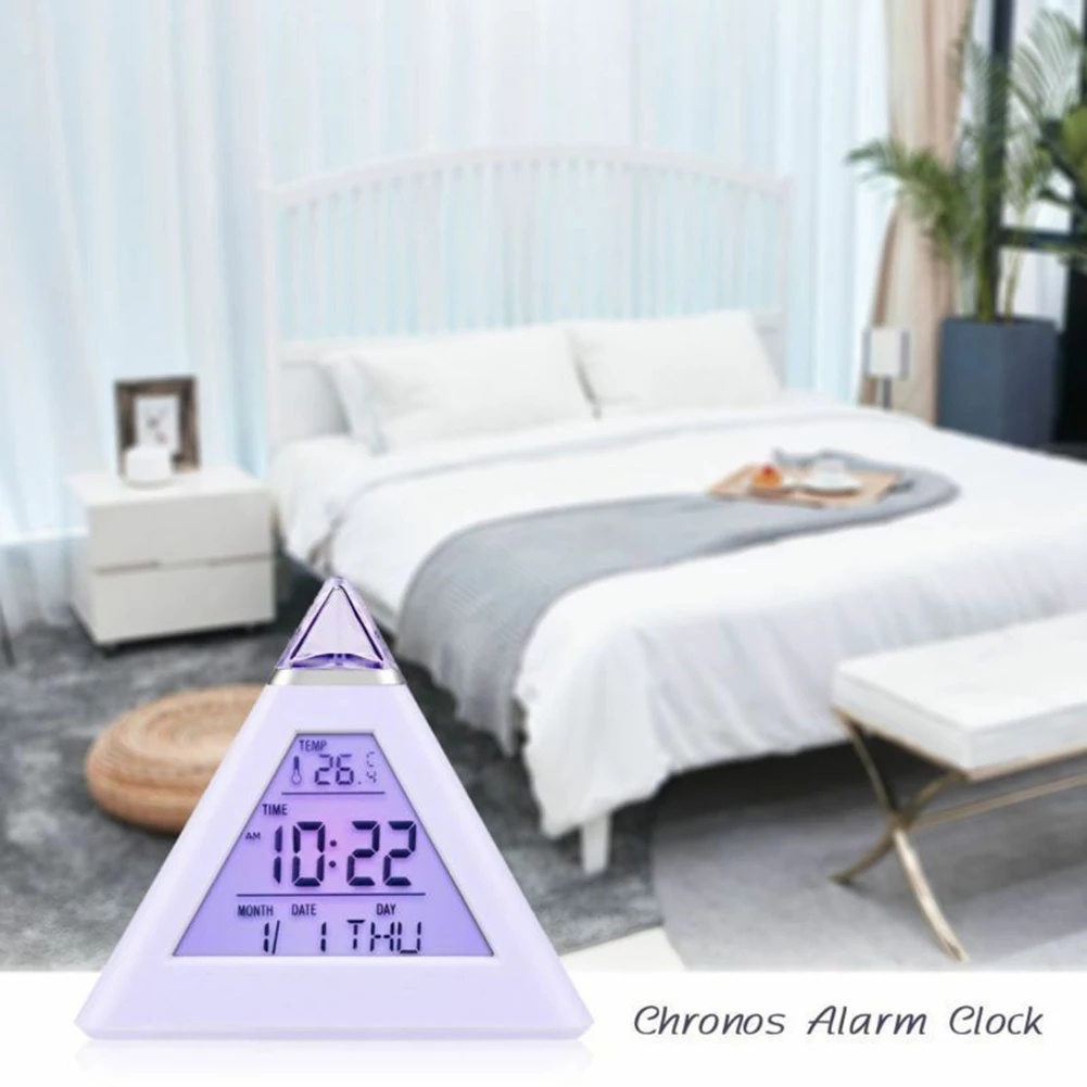 Đồng Hồ Báo Thức Hình Kim Tự Tháp Có Đèn LED Thay Đổi Màu Sắc Độc Đáo