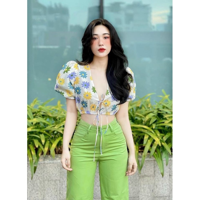 ÁO CROPTOP TRẮNG HOA CỘT DÂY BO HỞ EO CỔ V TAY NGẮN ULZZANG