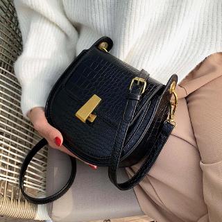 High-end niche bag female 2019 spring summer simple piggy saddle texture all-match fashion messenger bag trendy