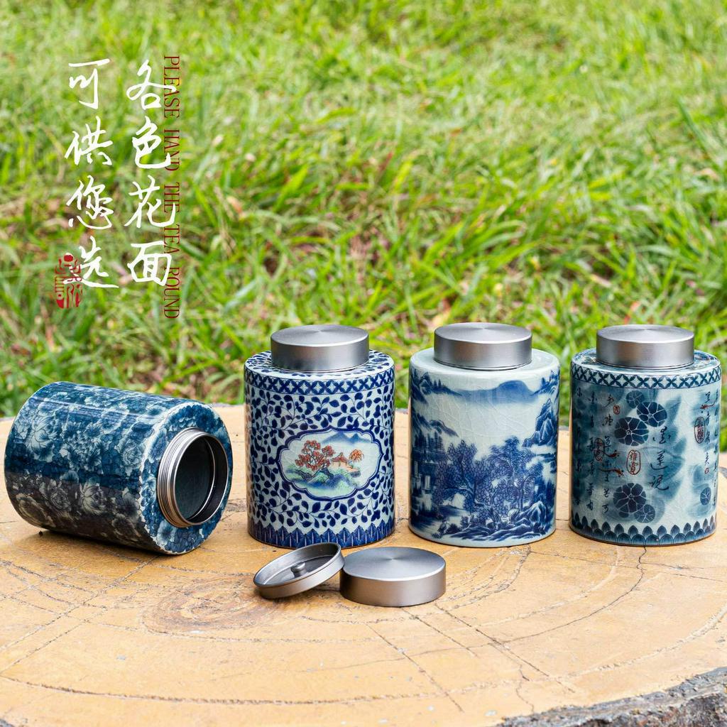 Hũ, Bình Đựng Trà Bằng Sứ Cảnh Đức Trấn Men Lam Rạn Vẽ Họa Tiết Sơn Thủy Hữu Tình Nắp Vặn Ren 02 Lớp Rất Kín