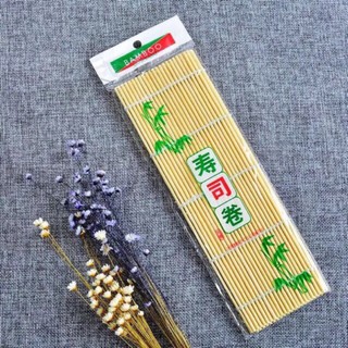Mành tre cuộn cơm dùng để cuộn cơm ngon hơn, đẹp hơn