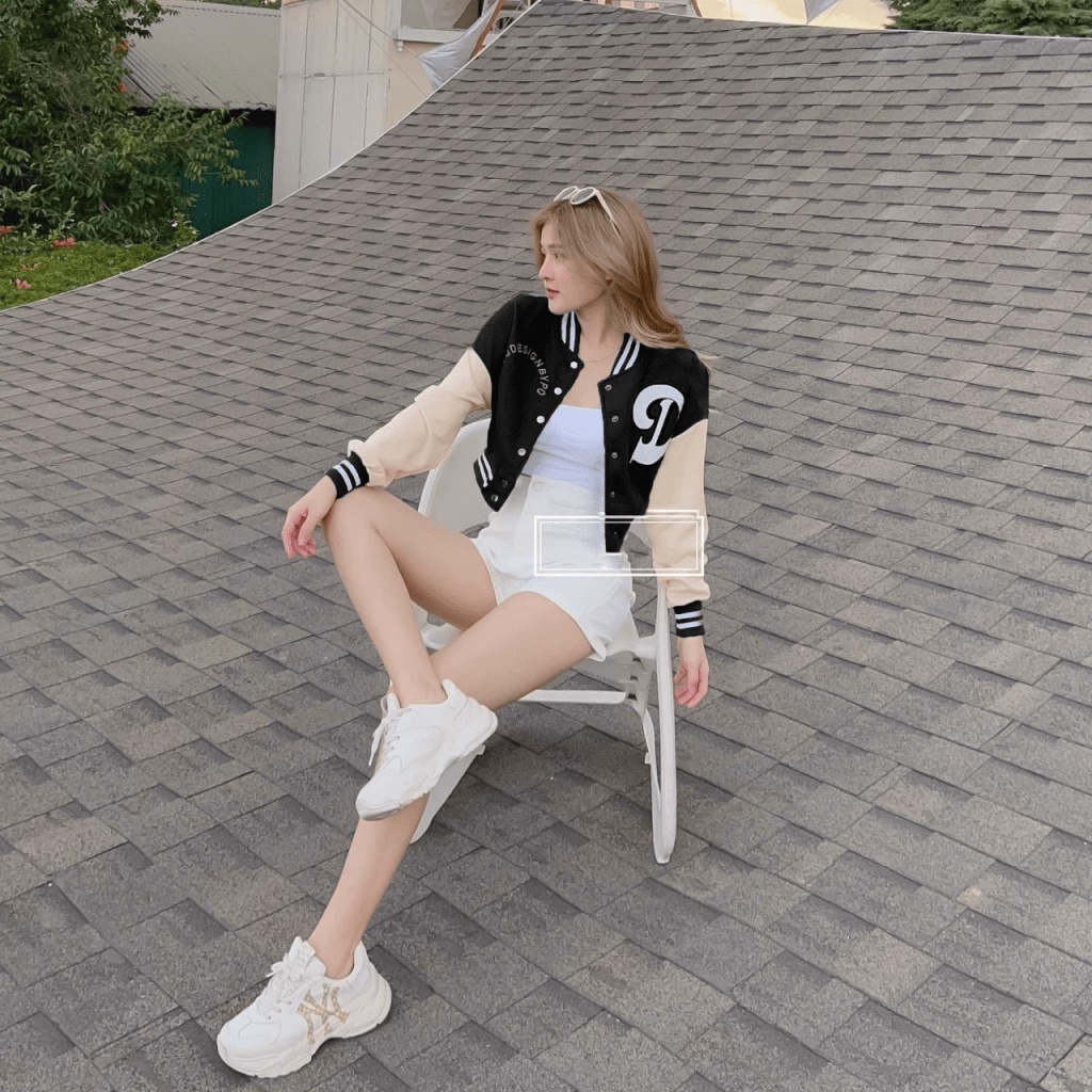 ÁO KHOÁC NHẸ NỮ CÚC BẤM PHONG CÁCH CROPTOP HỌA TIẾT CHỮ D SÀNH ĐIỆU THỜI TRANG