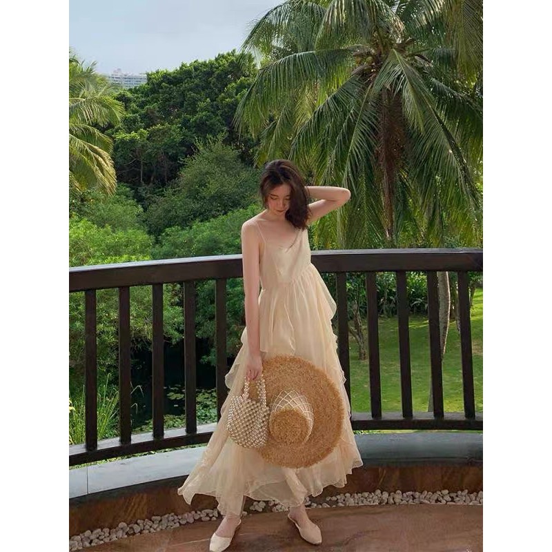 Đầm đi biển màu nude thời thượng phối bèo gợn sóng C080