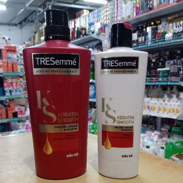 Bộ dầu gội & xả TRESEMME KERATIN SMOOTH 650G dành cho tóc khô.