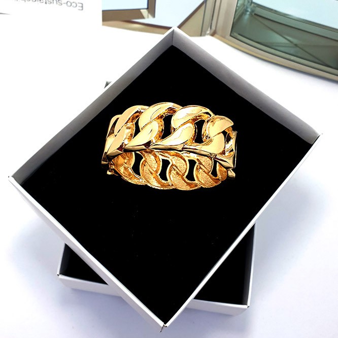 Vòng tay / lắc tay thời trang có hộp đựng