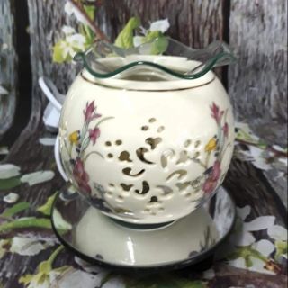 Đèn xông tinh dầu