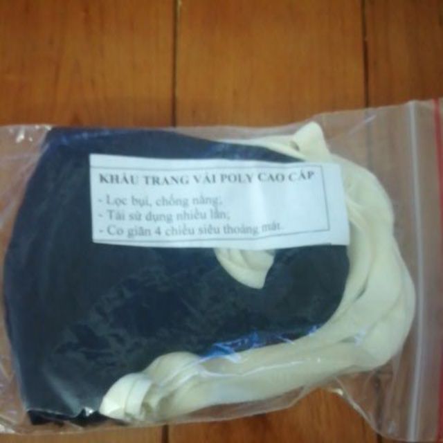 Khẩu trang vải Poly