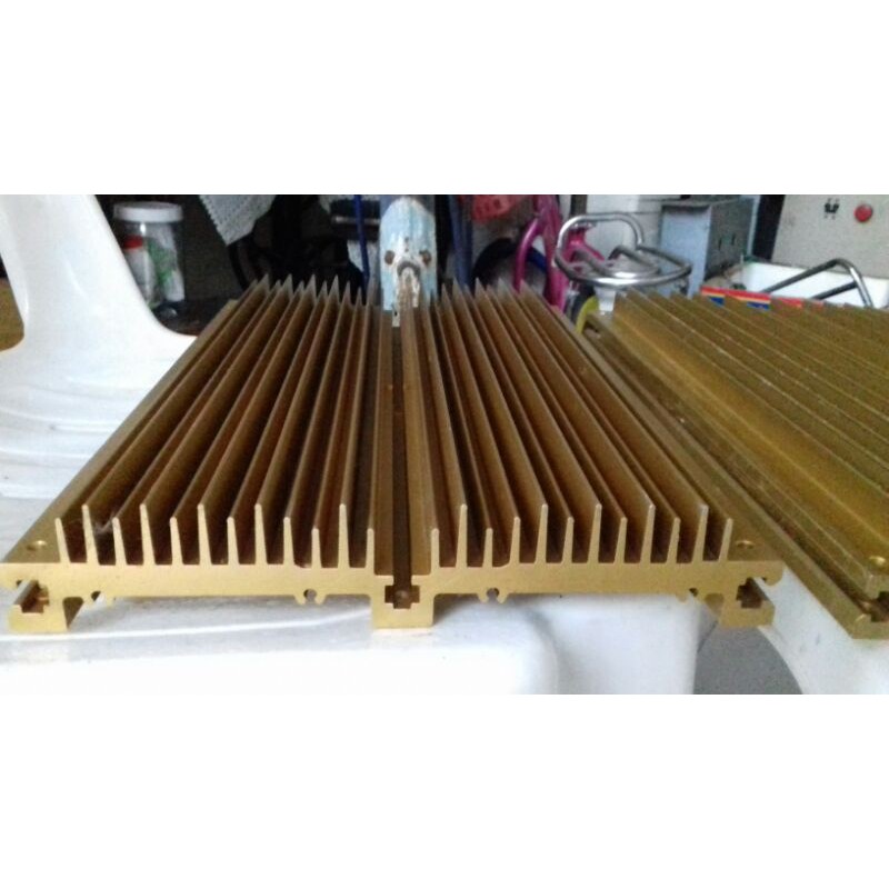 Nhôm tản nhiệt tháo máy , kích thước 22cm x 32cm .