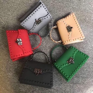 Túi silicon viền đinh