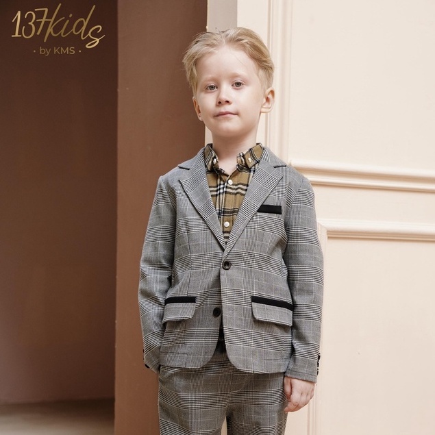 Bộ đồ vest kẻ caro ghi viền túi đen thiết kế cho bé trai đi chơi dự tiệc 137KIDS