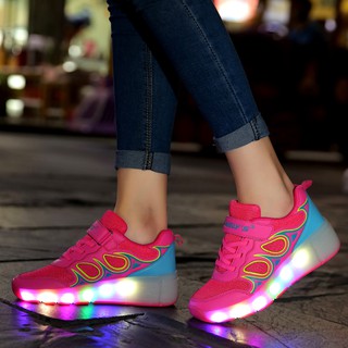 Giày sneaker nữ có bánh trượt đèn LED SALE SỐC