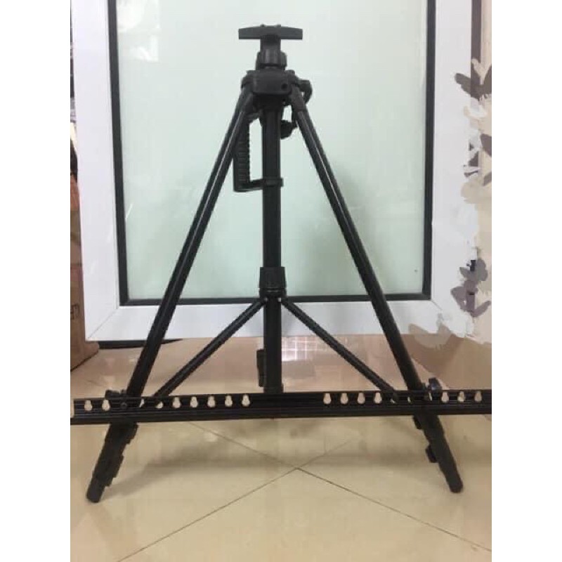 Giá vẽ sắt có tay quay điểu chỉnh