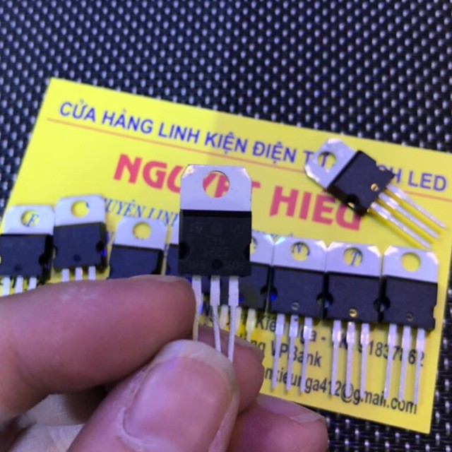 Thyristor  TYN1225 bán dẫn 3 chân