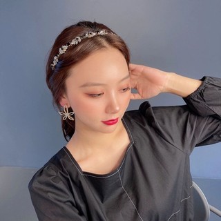 Bờm tóc đính đá.