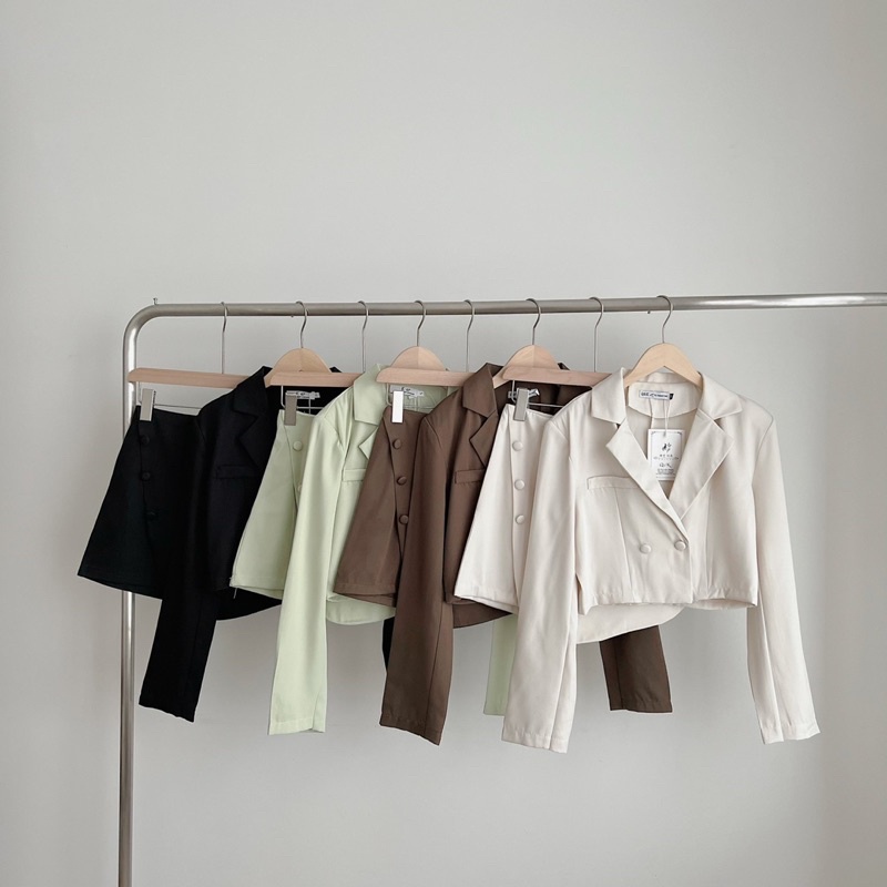 Set blazer dáng ngắn kèm quần giả váy - Set vest cv phong cách Hàn Quốc