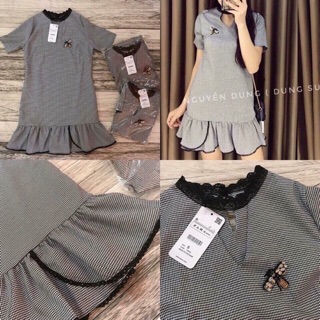 Váy đuôi cá, cổ ren, đính ong