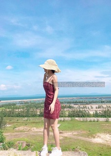 Váy 2 dây kẻ caro màu đỏ