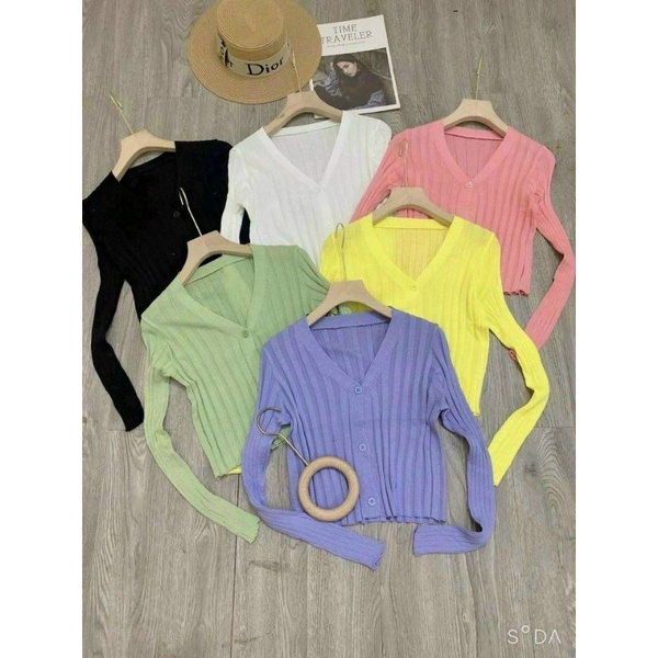 Áo croptop tay dài cổ V cao cấp phối nút xinh xắn