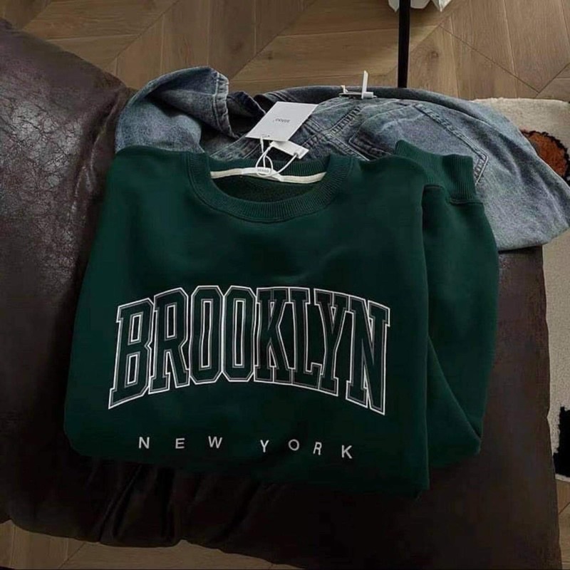 Áo Sweater chữ Ngực Màu xanh, Áo Nỉ Nữ BROOKLYN Cổ Tròn Form Rộng Tay Phồng Siêu xinh | BigBuy360 - bigbuy360.vn