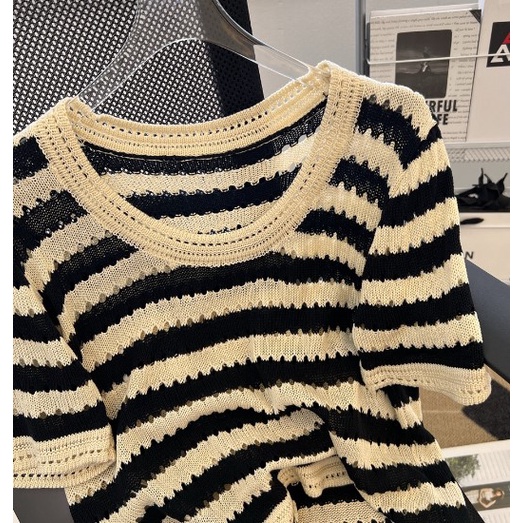 Áo Len Croptop Mongtoghi Dệt Kim Dáng Rộng A8404 Áo Dài Tay Họa Tiết Kẻ Sọc Ngang Thời Trang Mới Nhất Cho Nữ
