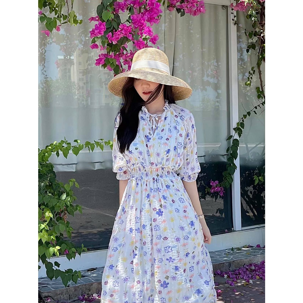 Đầm voan thêu dài