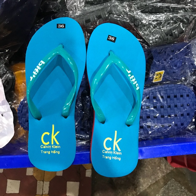 Dép xốp xỏ ngón