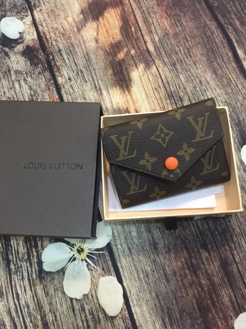 Ví gấp có hộp dáng dài , dáng ngắn