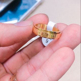 Nhẫn bát nhã bảng nhỏ titan vàng 18k không bay