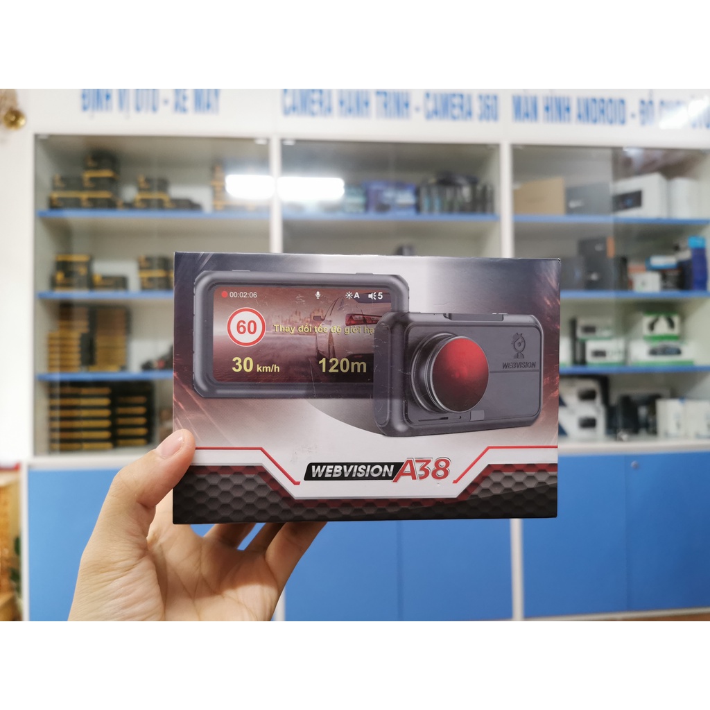 Camera hành trình Webvision A38  ghi hình 4K, cảnh báo giao thông bằng công nghệ AI.