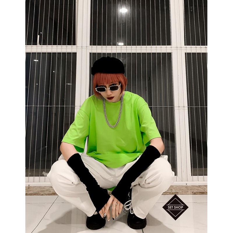 Áo phông hình lưng oversize
