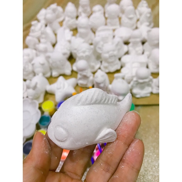 50 tượng tô màu 4-5cm + 4 vỉ màu + 4 cọ + 2 khay _ Dikids shop