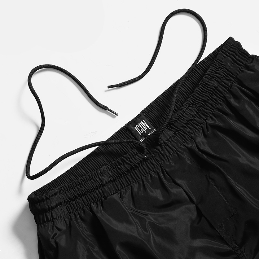 Quần Short Nam Thể Thao ICONDENIM Signature In Black QSEC0006