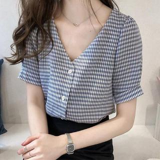 Áo sơ mi tay ngắn cổ chữ V hoạ tiết sọc ca-rô phối nút thiết kế thanh lịch