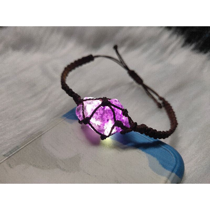 Vòng tay đan macrame đá fluorite tím