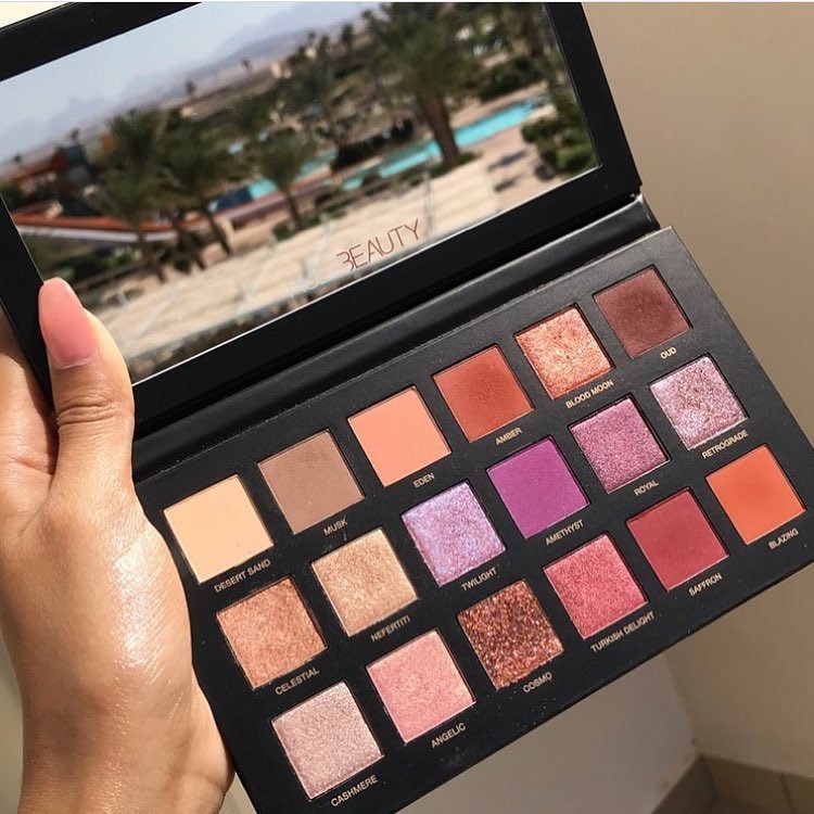 Bảng Màu Mắt Huda Beauty Desert Dusk Palette