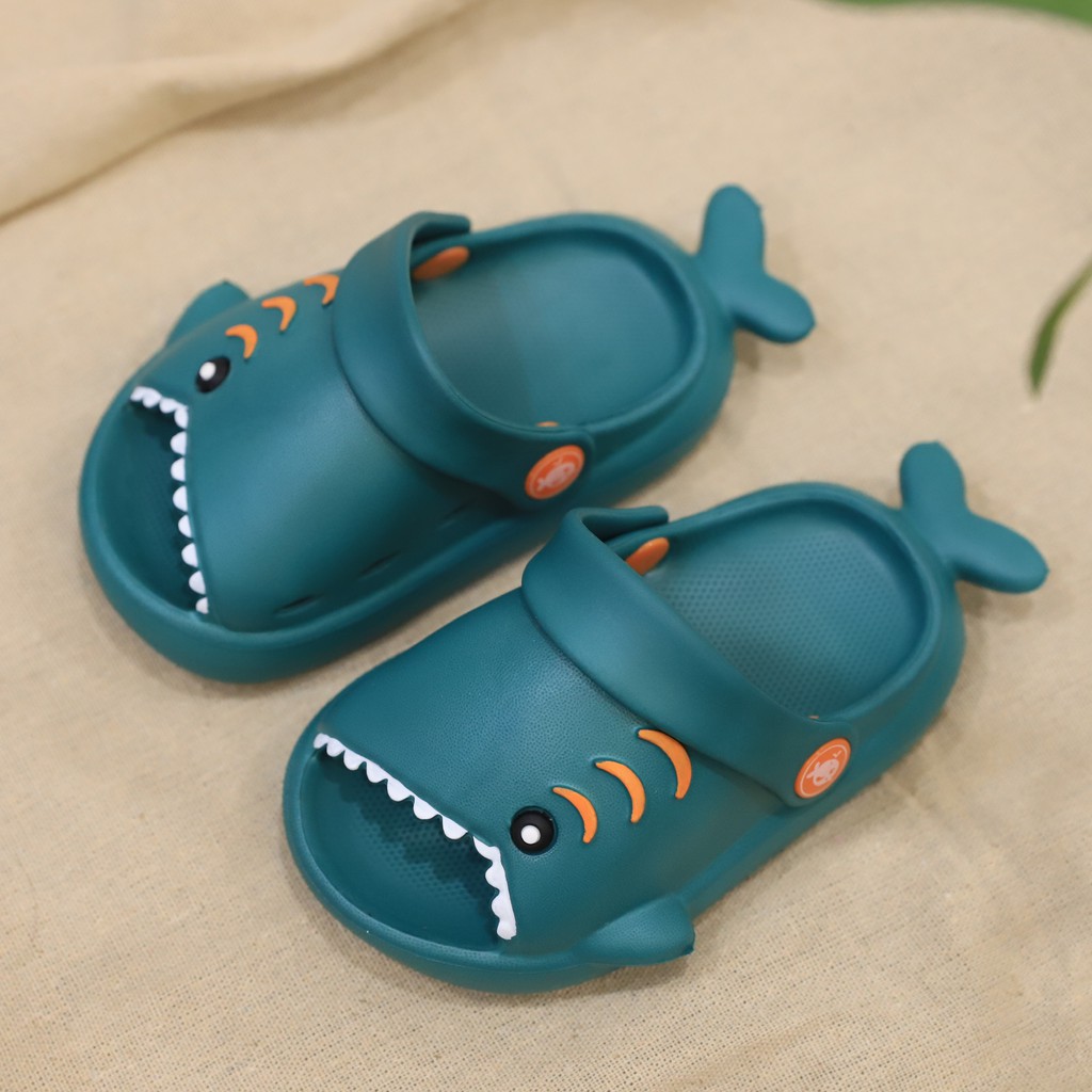 Dép cá mập baby shark cho bé, kiểu dáng ngộ nghĩnh, màu sắc bắt mắt, siêu bền, chống trơn trượt