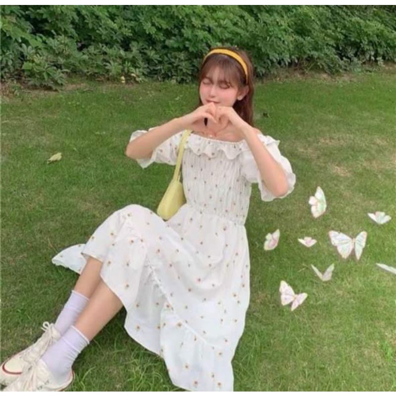 Đầm hoa cúc trắng bẹt vai viền bèo