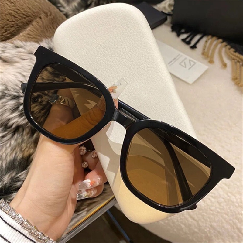 Kính râm gọng vuông màu sắc ngọt ngào phong cách Hàn Quốc cổ điển thời trang dành cho cả nam và nữ