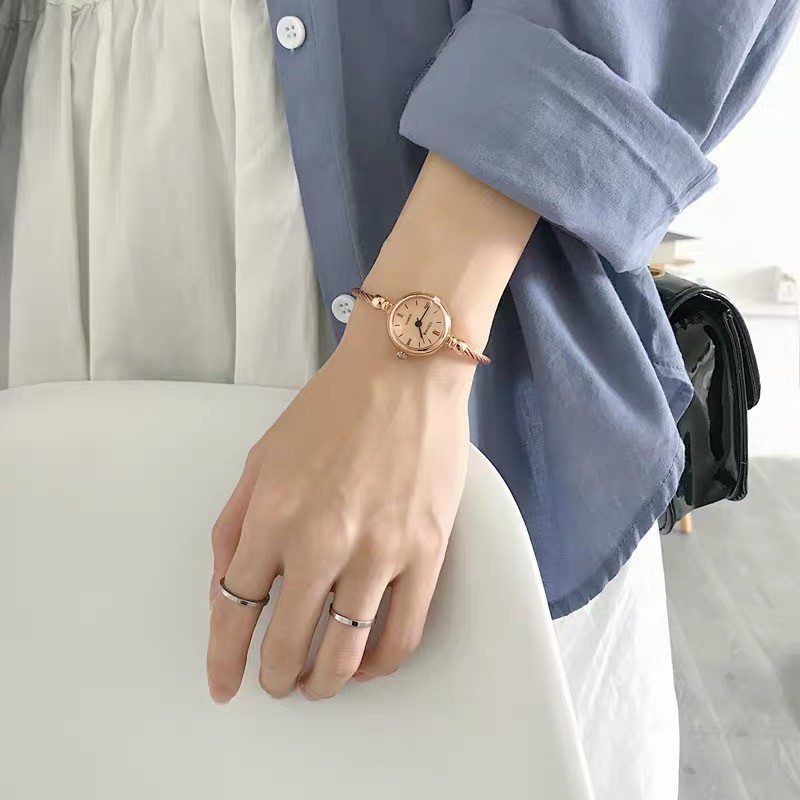 Đồng hồ nữ Ulzzang dây kim loại 3 kim | BigBuy360 - bigbuy360.vn