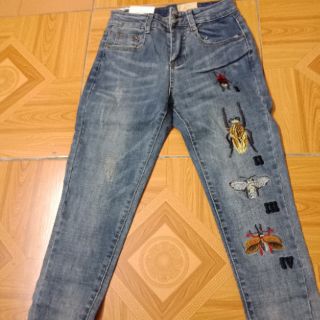 Quần bò thêu 150k