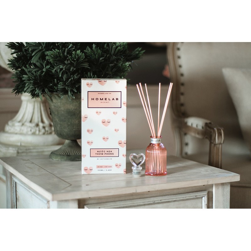 Nước hoa thơm phòng mùi thiên nhiên cao cấp HomeLab 100 ml - Pink Edition [XETHOM]