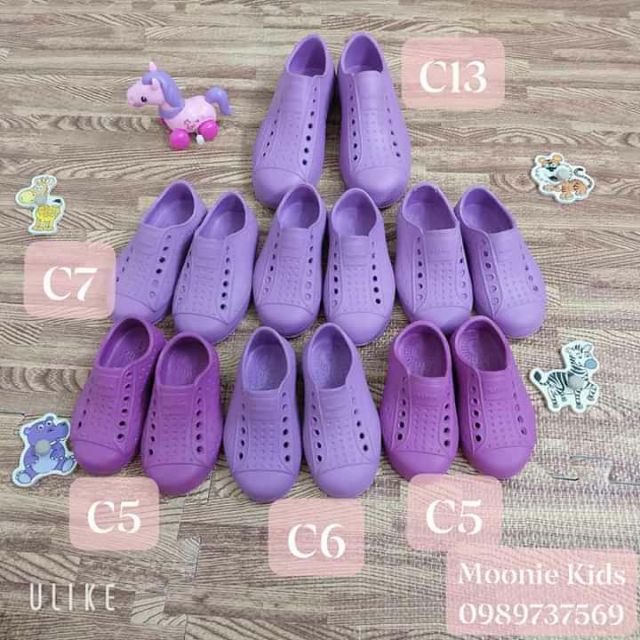 Giày nhựa Native siêu nhẹ siêu bền cho bé và cho bố mẹ