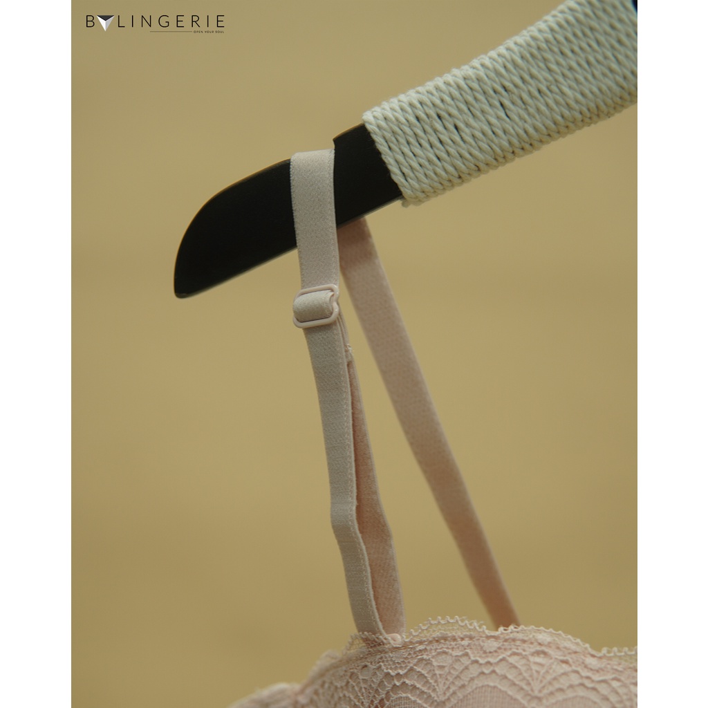 Bộ đồ lót ren nữ BY LINGERIE màu hồng nude áo quây có gọng độn mút dày siêu nâng ngực B224 | BigBuy360 - bigbuy360.vn