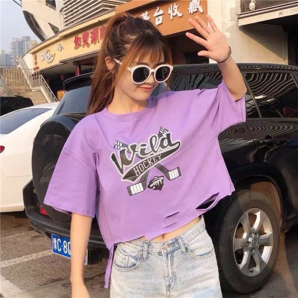 ÁO THUN KIỂU CROPTOP RÁCH MỚI VỀ CỔ TRONG LOGO IN RÕ NHƯ HÌNH