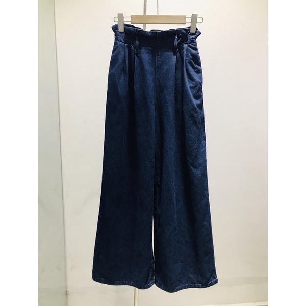 💯💯Quần jeans Gu ống suông rộng màu xanh đậm tag size S like new