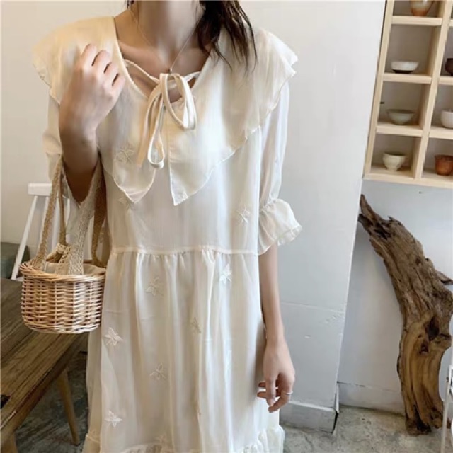 [Mã WASTMAY giảm 15% tối đa 30K đơn 150K] Đầm công chúa tay lỡ cổ buộc thêu bướm ulzzang 🌥 | BigBuy360 - bigbuy360.vn